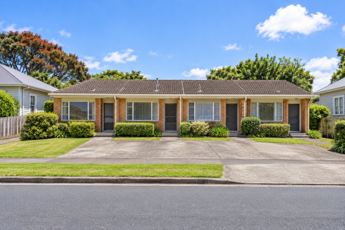 1970s brick two-bedroom unit · Exterior · Home illustration